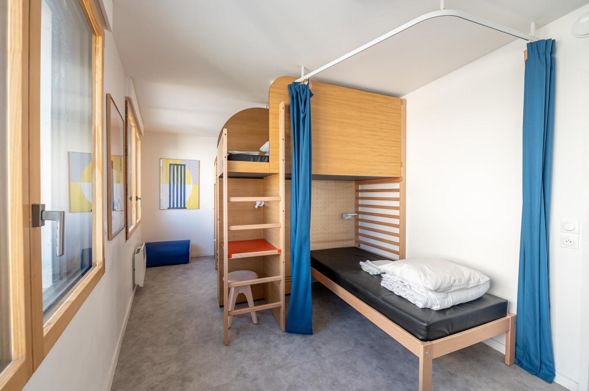 Auberge de jeunesse Ucpa Sport Station *